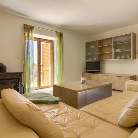 Villa Sani With Private Pool Near Pula Mednjan