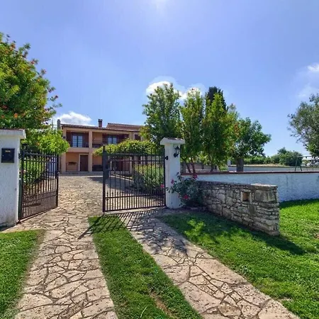Sani With Private Pool Near Pula Villa