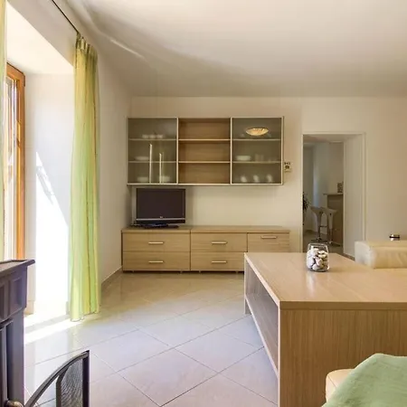 Sani With Private Pool Near Pula Villa *