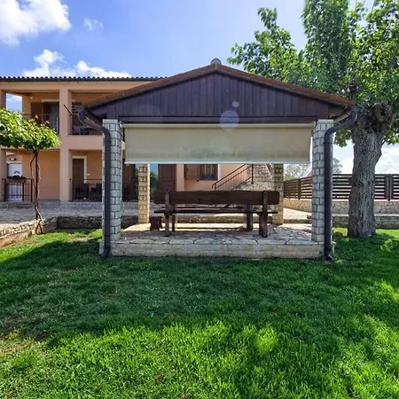 Sani With Private Pool Near Pula Villa
